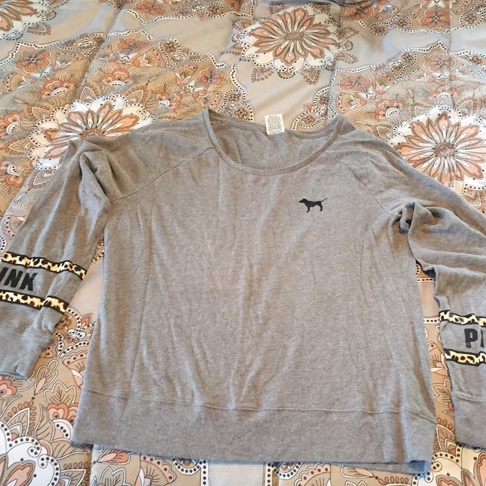 Long sleeve shirt.